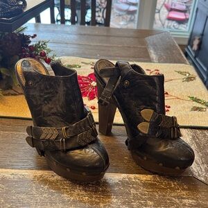 Sam Edelman Black Leather Heeled Mules